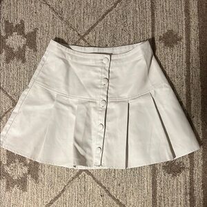 Elegant White Pleated Skirt